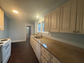 Building Photo - 597 Beech St