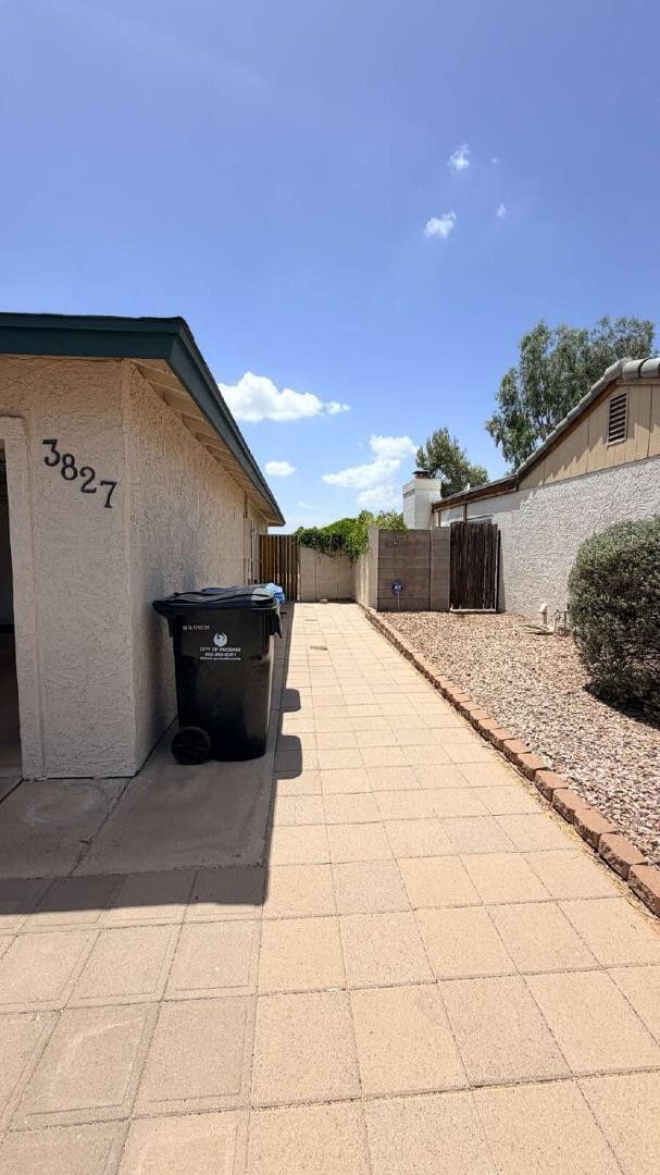 Building Photo - 3827 E Larkspur Dr