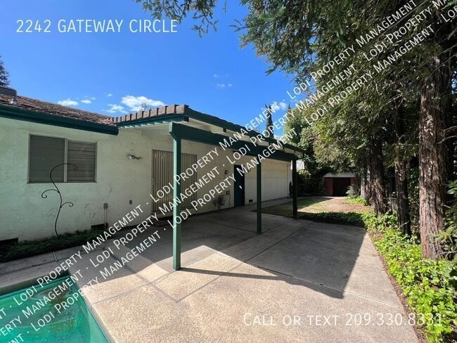 Building Photo - 2242 Gateway Cir