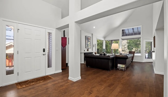 Building Photo - 9032 Gleneagle Dr