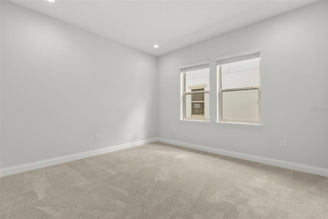 Building Photo - 10511 Royal Cypress Way