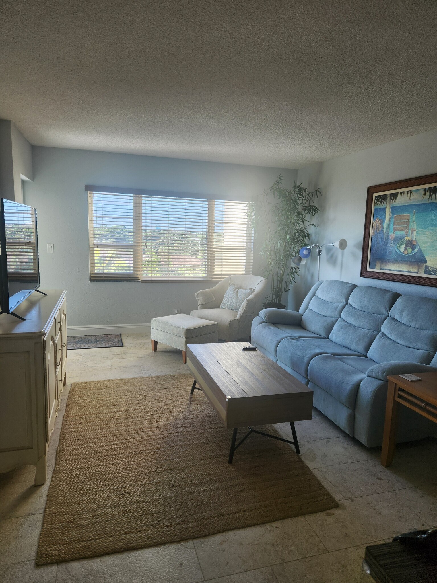 Living Room - 6000 N Ocean Blvd