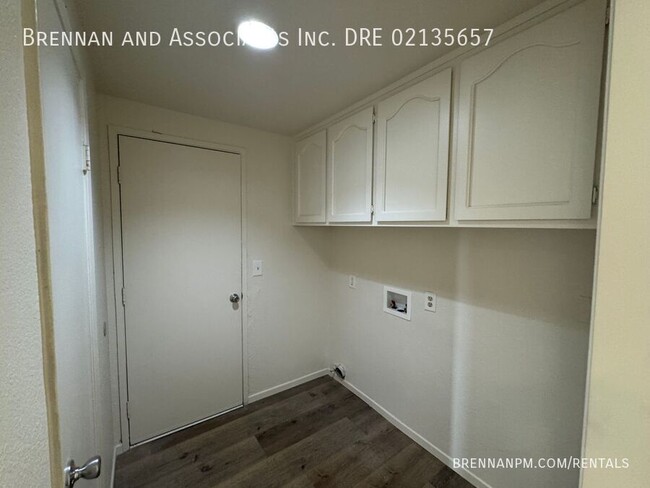 Building Photo - Renovated 3-Bedroom, 2-Bath Apartment with...