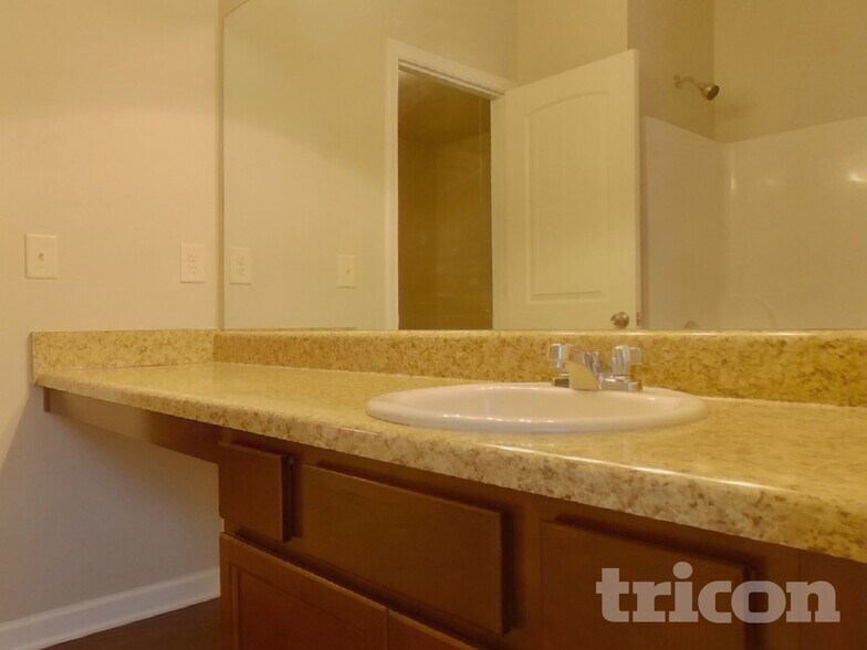 Building Photo - 55 Thorndale Ct