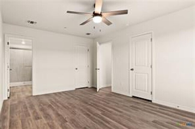 Building Photo - 1ST MONTH RENT FREE