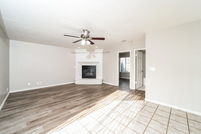 Building Photo - 1279 Morning Sun Dr