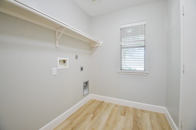 Building Photo - 2103 Orchard Frost Dr