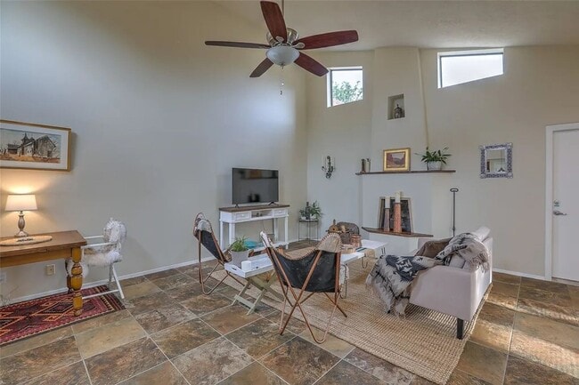 Building Photo - Midtown Santa Fe 3 Bed, 2 Bath, 2 Car Garage and EV Charger