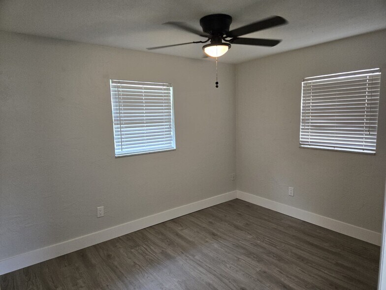 Building Photo - 266 Diamond St