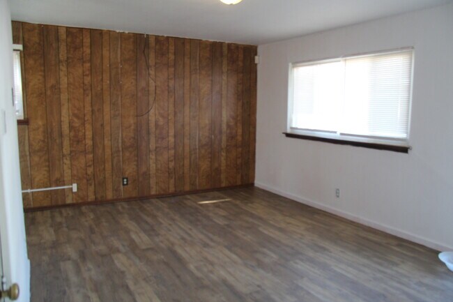 Building Photo - 1416 Plaza Pl