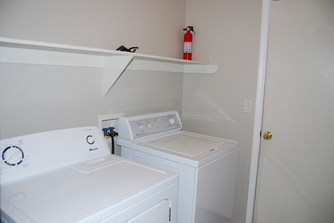 Building Photo - Single-Level Patio Home in Gated South Meadows Community