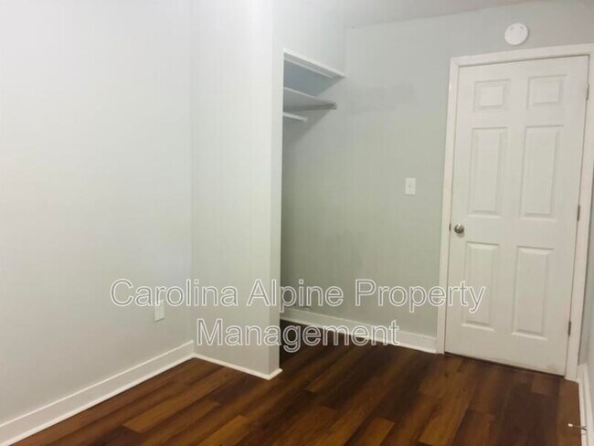Building Photo - 604 Park Ave