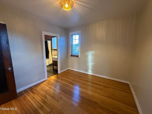 Building Photo - 152 E State St