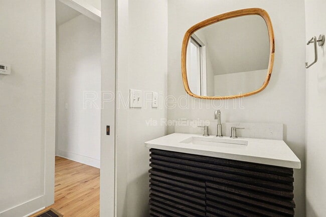 Building Photo - 1081 Hill St SE