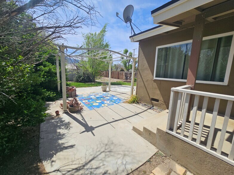 Building Photo - 228 W E St