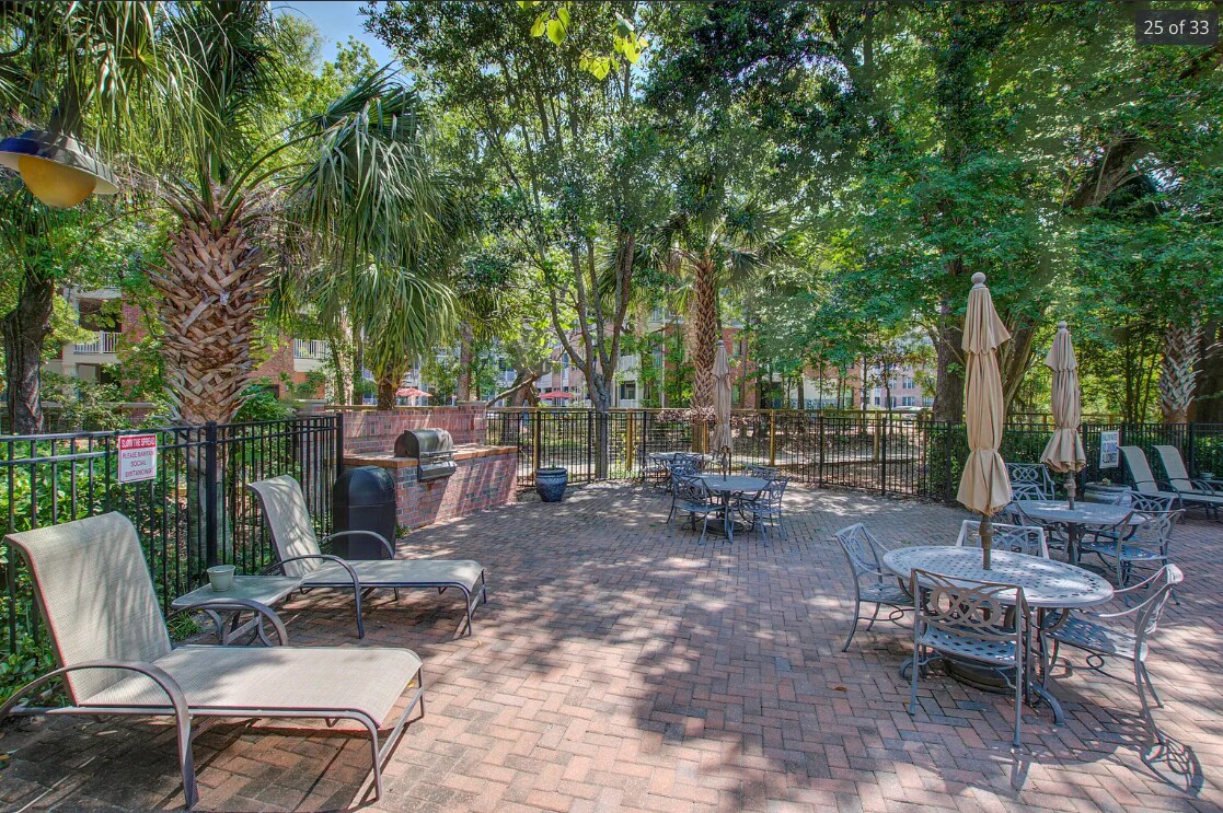 Pool + BBQ station - 1755 Central Park Rd