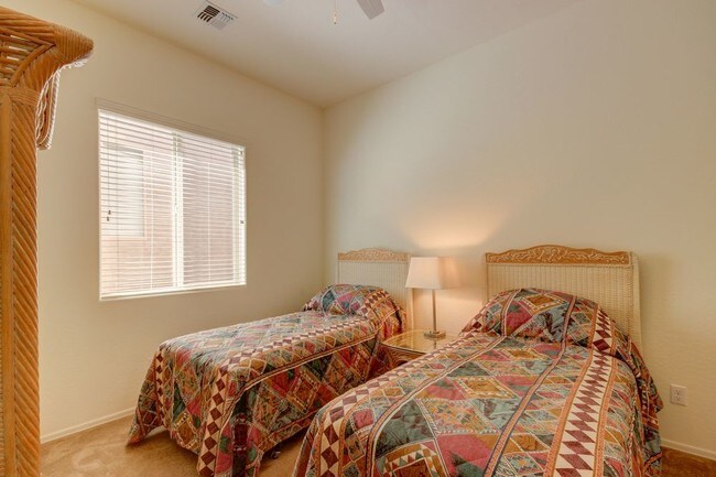 Building Photo - Furnished in Granville