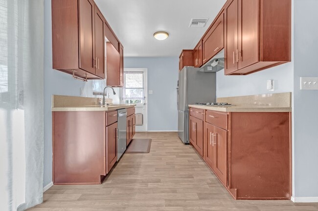 Building Photo - 11330 Cherrylee Dr