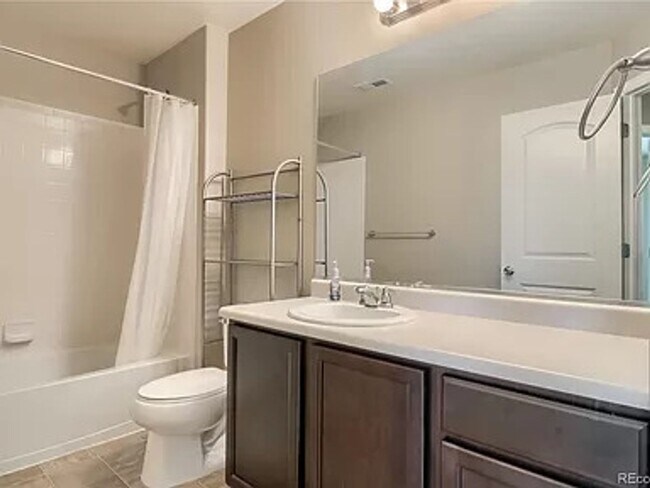 Building Photo - Incredible 4 bedroom home in Reunion.