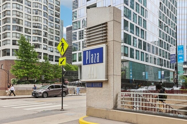 Primary Photo - 440 N Wabash Ave