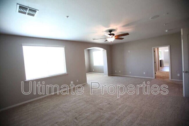 Building Photo - 14482 W La Reata Ave