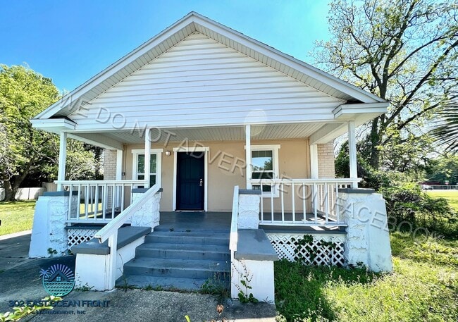 Primary Photo - 4 Bedroom Home Ready to Rent!