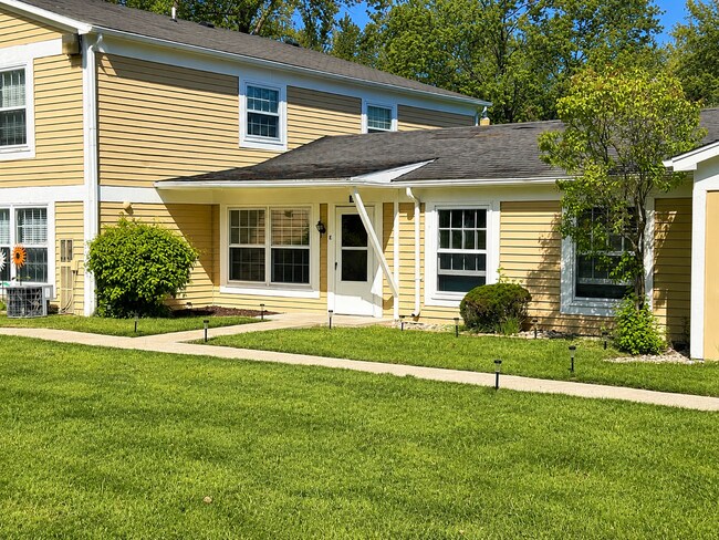 Building Photo - 2560 Ivy Hill Ln