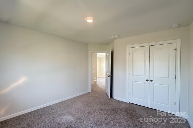 Building Photo - 221 Emmett Dr