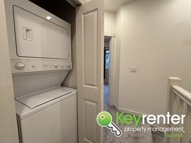 Building Photo - 2164 Yakima Ct