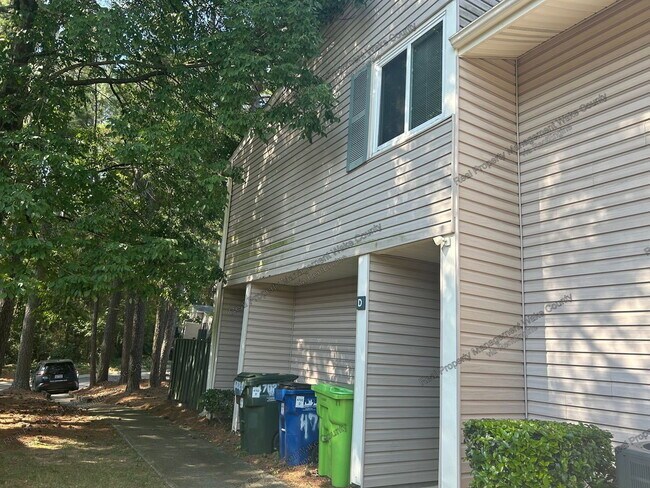 Building Photo - 4702 Walden Pond Dr