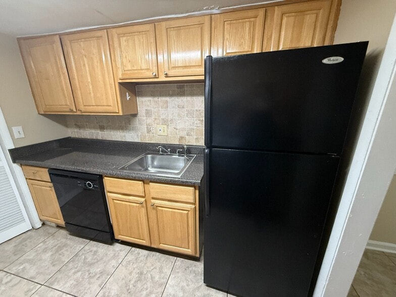 Building Photo - 6369 Holcomb Way