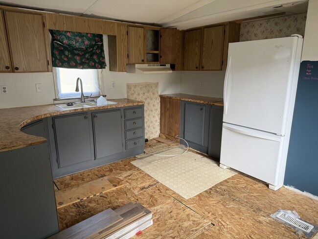 Building Photo - 329 Bahama Cir