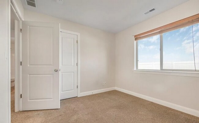 Building Photo - *$200 OFF FIRST MONTH RENT! | BEAUTIFUL 3 bed, 2 bath home in the desirable Summerfield Subdivision