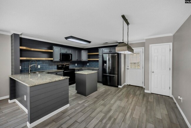 Building Photo - 331 Bracken Dr