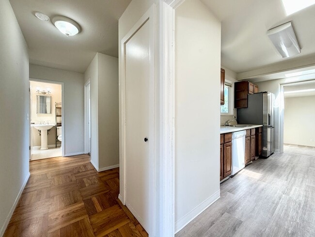 Building Photo - Spacious Ranch-Style Home with Bonus Room ...