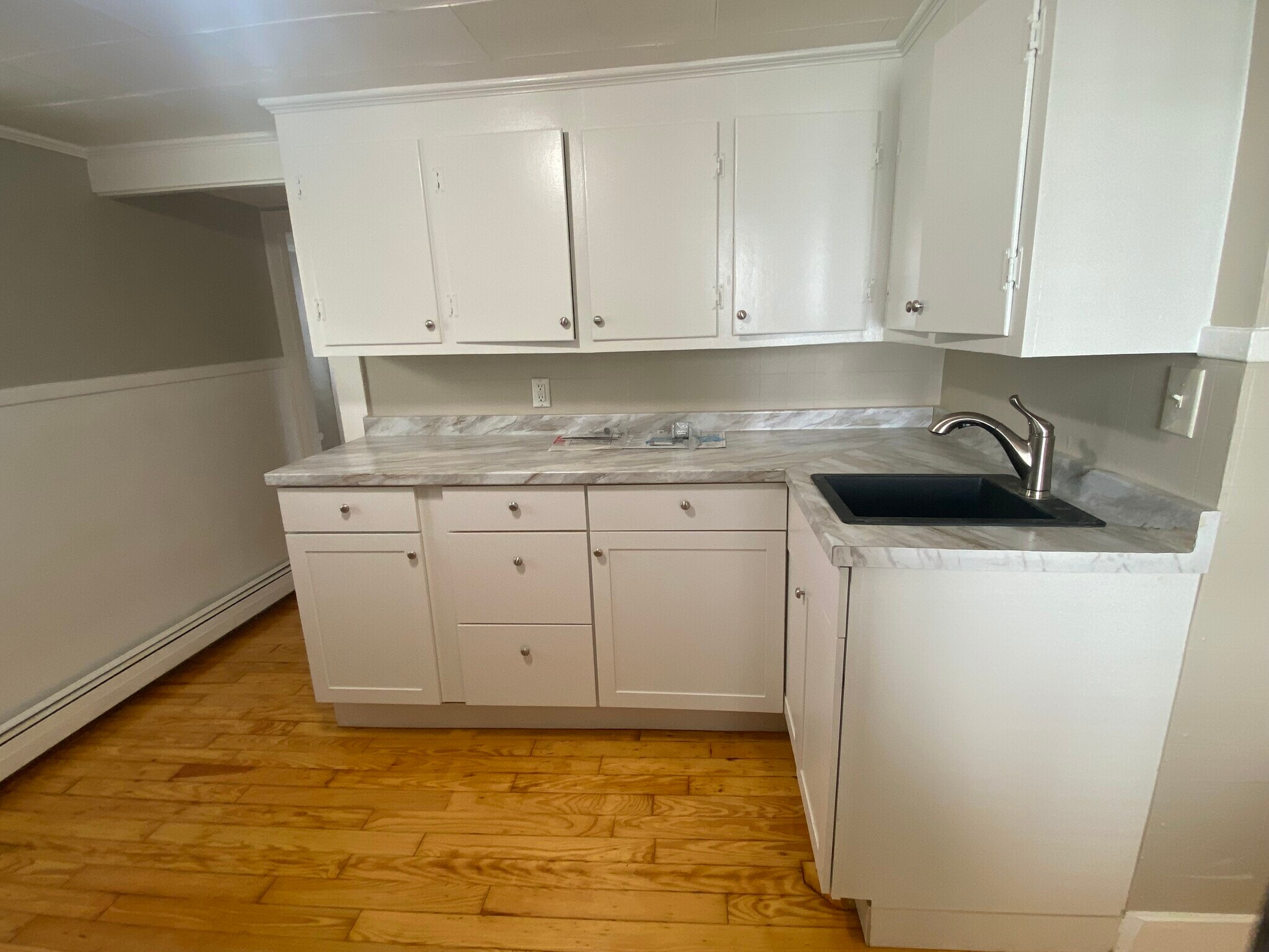 Building Photo - 82 Riverside St