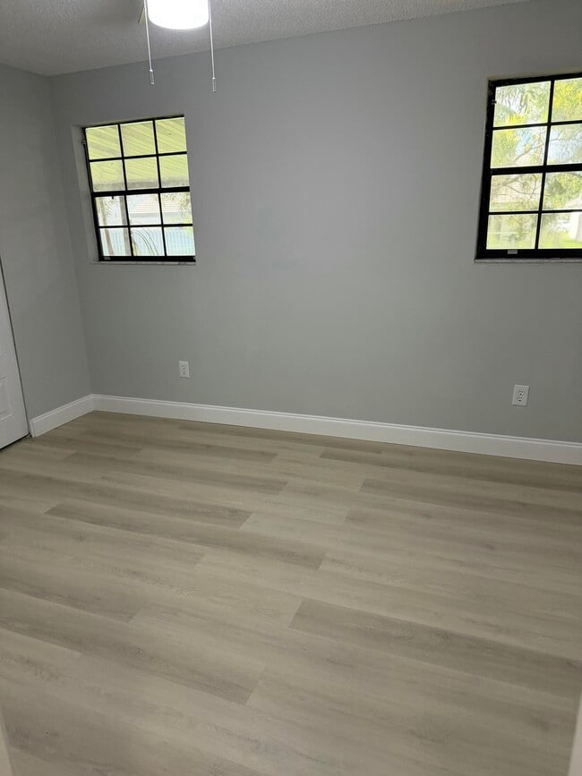 Building Photo - 2820 Black Pine Ct