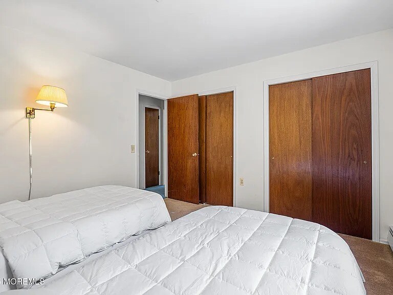 Building Photo - 43 Freeport Ct