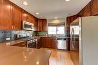 Building Photo - Luxury 2 Bedroom 2.5 Bath Near Waneka Lake Louisville