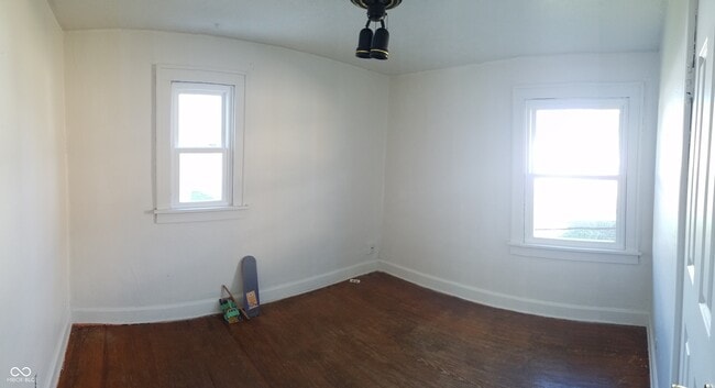 Building Photo - 210 N Routiers Ave