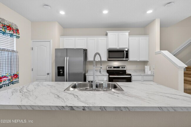 Building Photo - 8210 Larose Rd