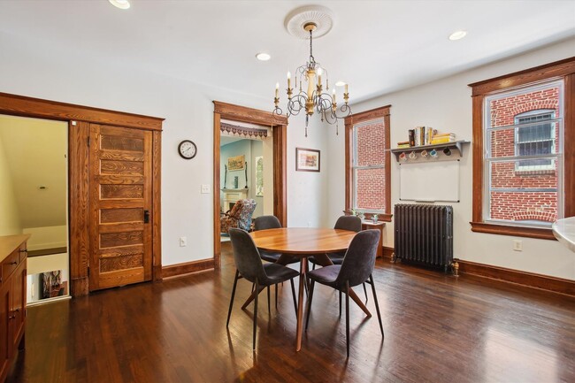 Building Photo - Stunning 3BR+, 3.5BA Capitol Hill Home wit...