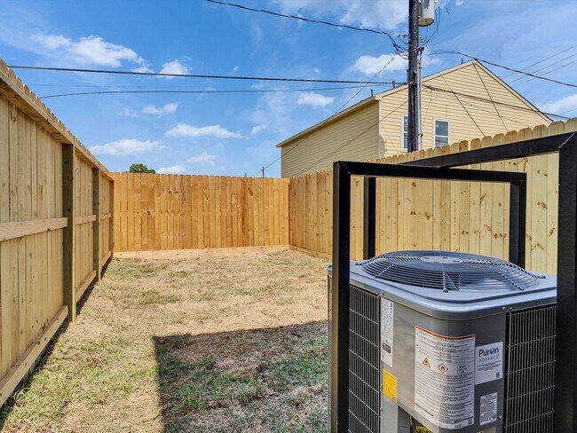 Building Photo - 8405 Mahalia Dr