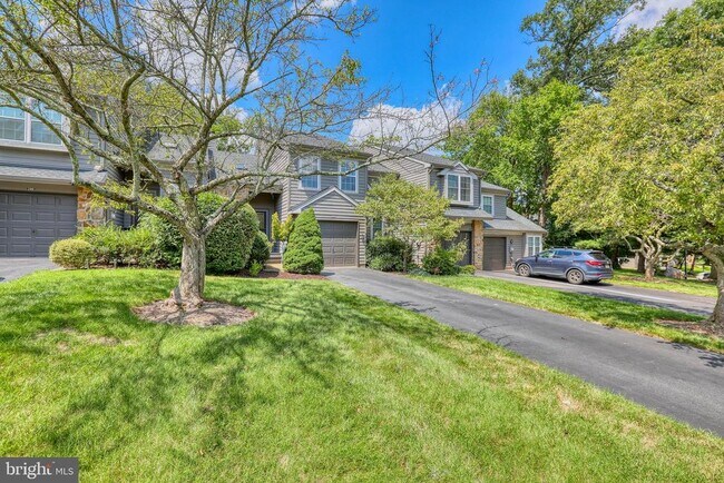 Building Photo - 20 Andover Cir