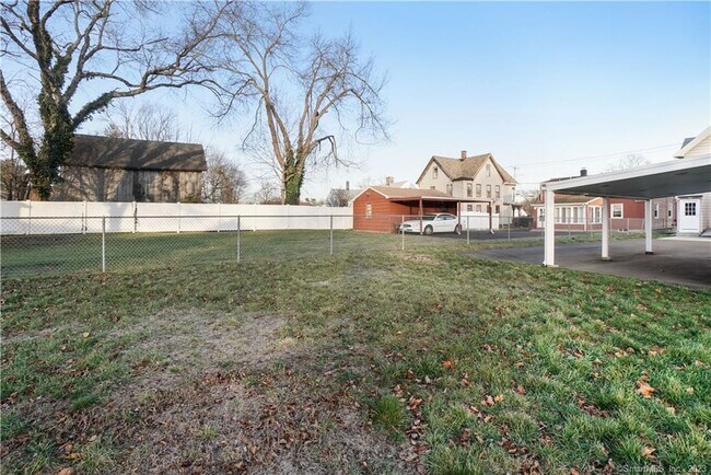 Building Photo - 132 Hemingway Ave