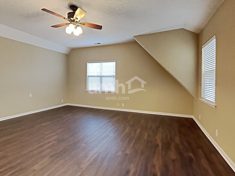 Building Photo - 1642 Zurich Dr