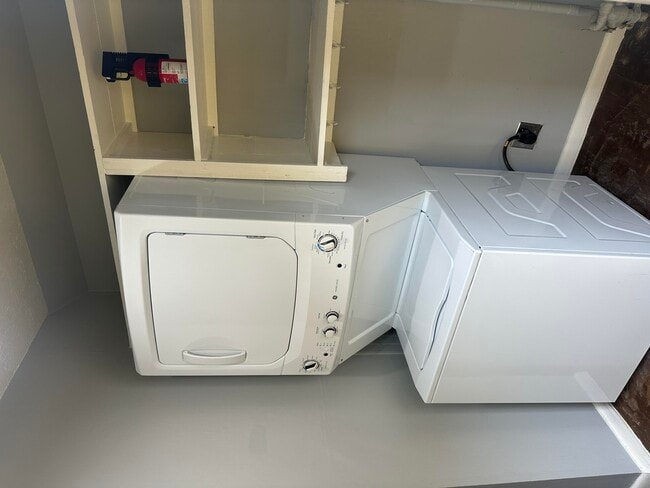 Building Photo - 705 Wilkinson Blvd