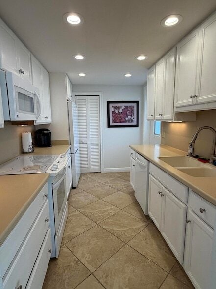 Building Photo - 5400 N Ocean Dr