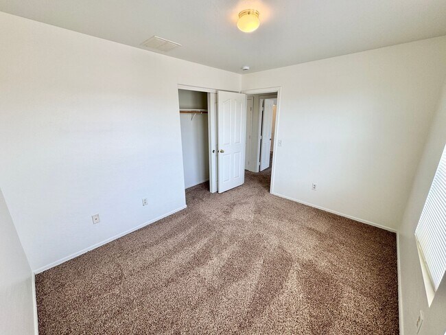 Building Photo - 12214 W Apache St