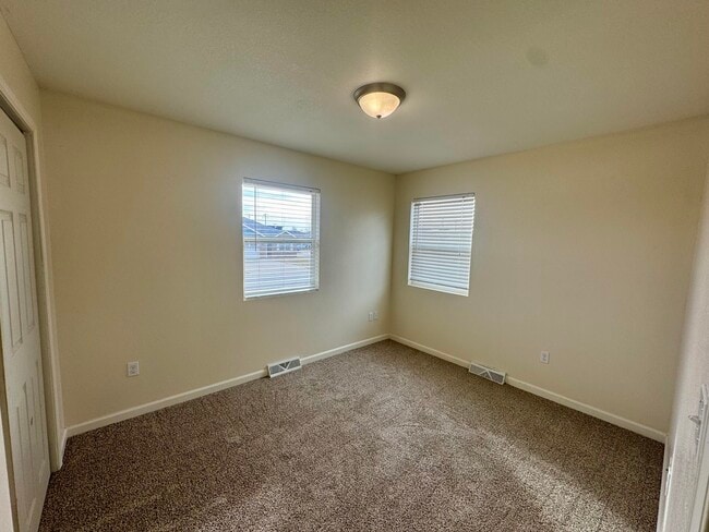 Building Photo - 1824 Kansas Ave